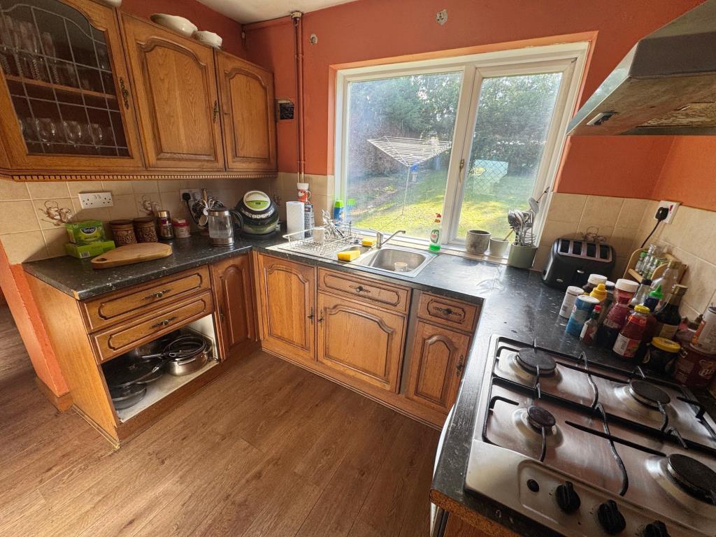 Lot: 169 - SEMI-DETACHED HOUSE - Kitchen
